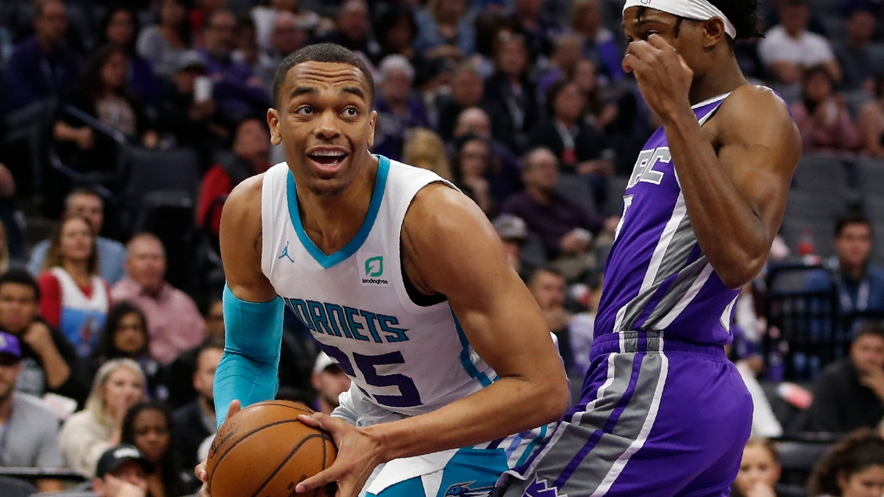 Hornets rally from 14 down to beat winless Kings 118-111